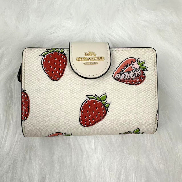 Coach Medium Corner Zip Wallet With Strawberry Print Gold/Chalk Multi CAP01 NWT - Picture 1 of 6